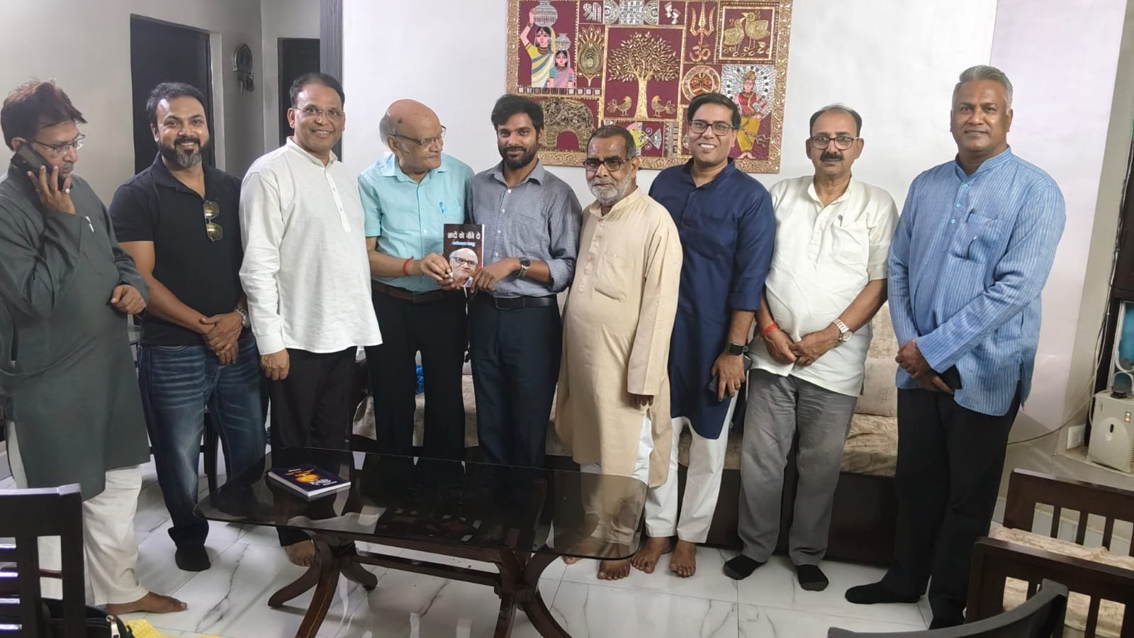 मीडिया टाइम अपार्टमेंट में भव्य काव्य गोष्ठी का आयोजन